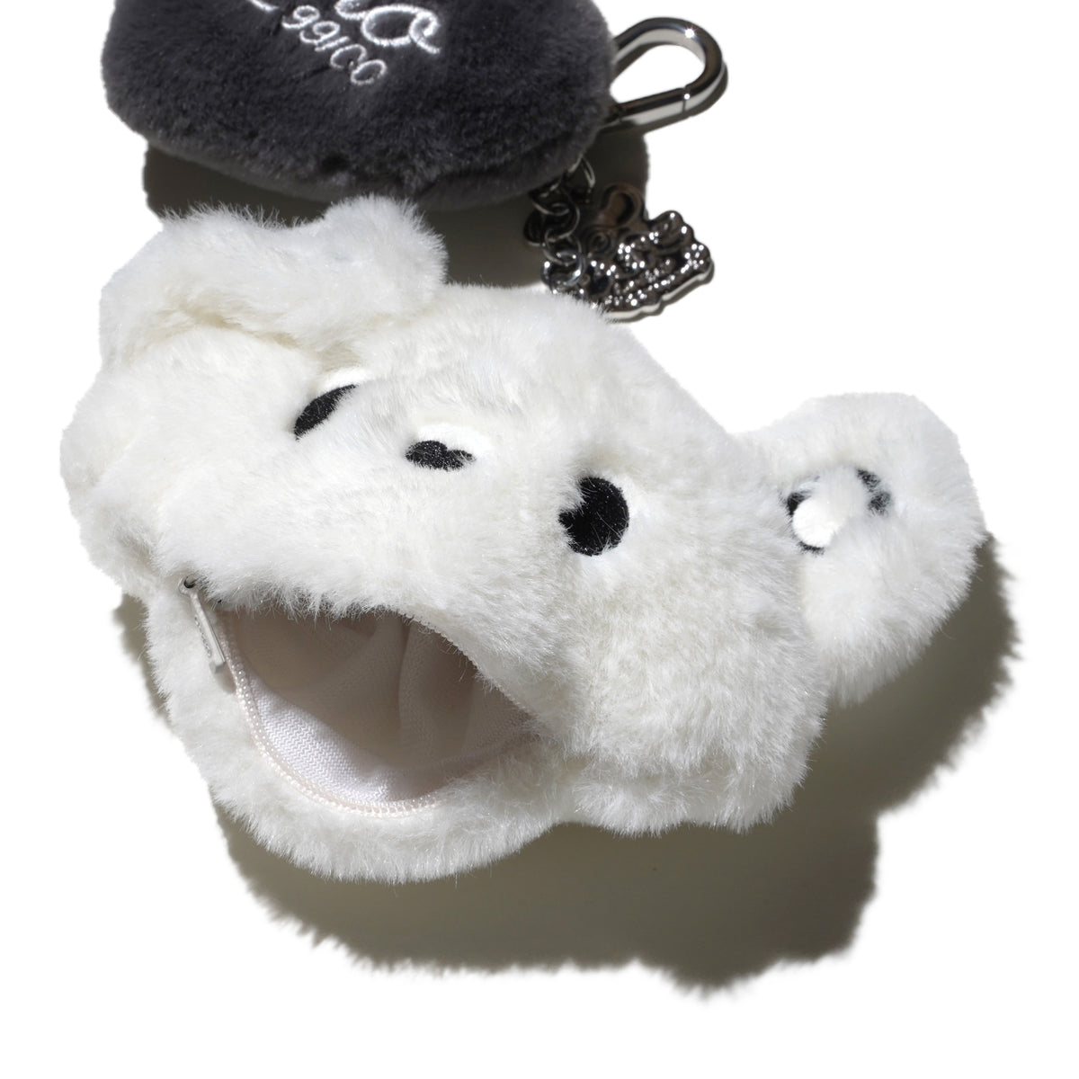 '<3 KOTO' POUCH CHARM (CHARCOAL)