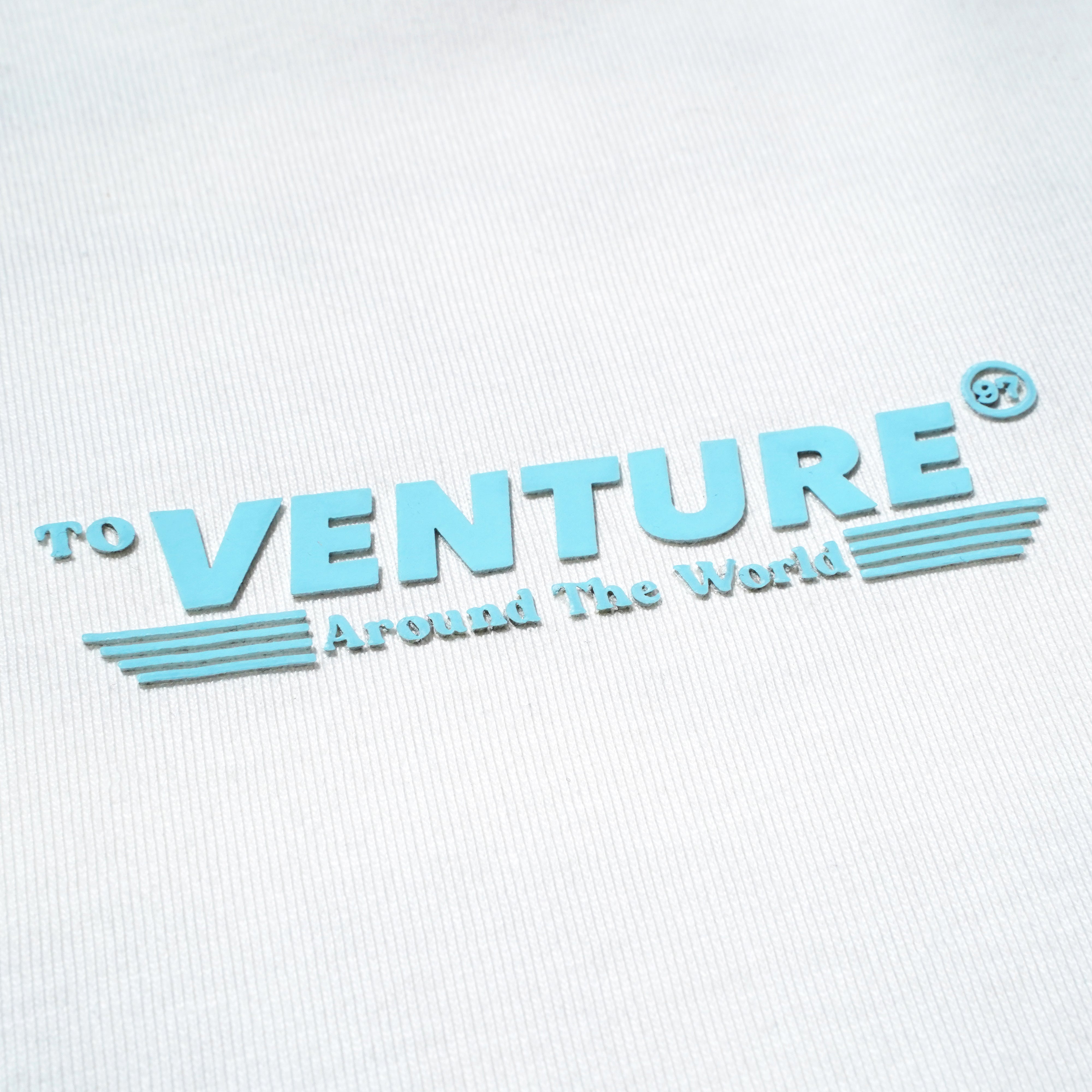 'SPREAD YOUR WINGS' PRINT T-SHIRT (WHITE)