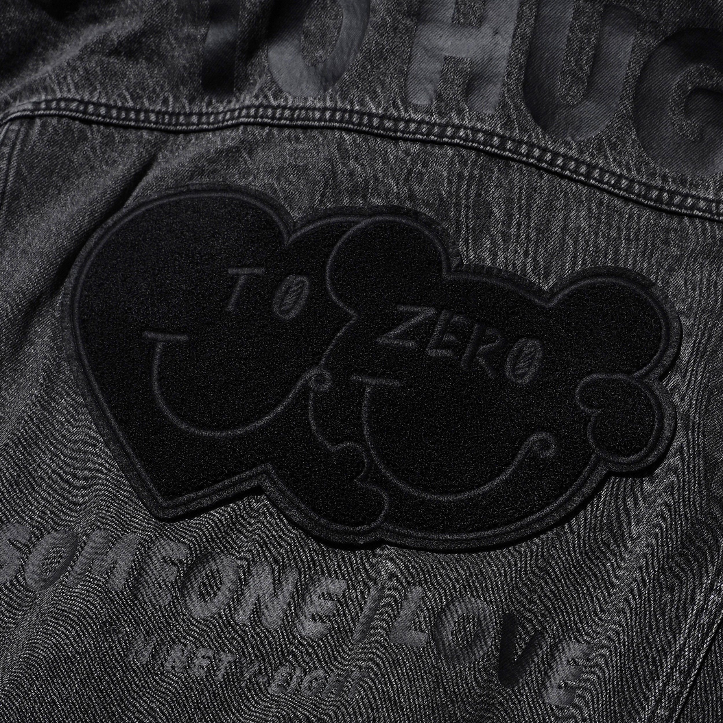 'TO HUG SOMEONE I LOVE' 牛仔外套