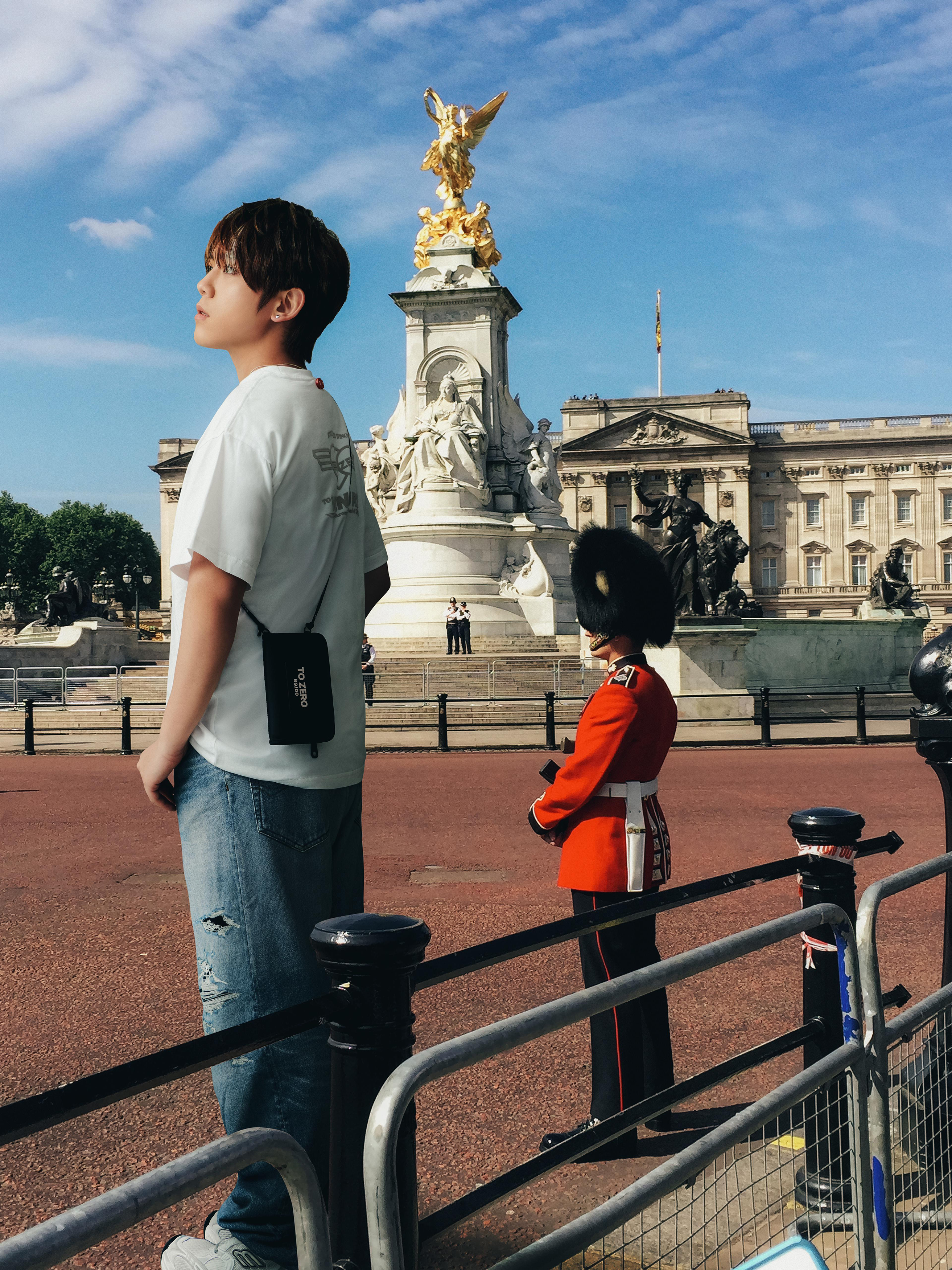 'TO VENTURE AROUND THE WORLD' 旅行銀包
