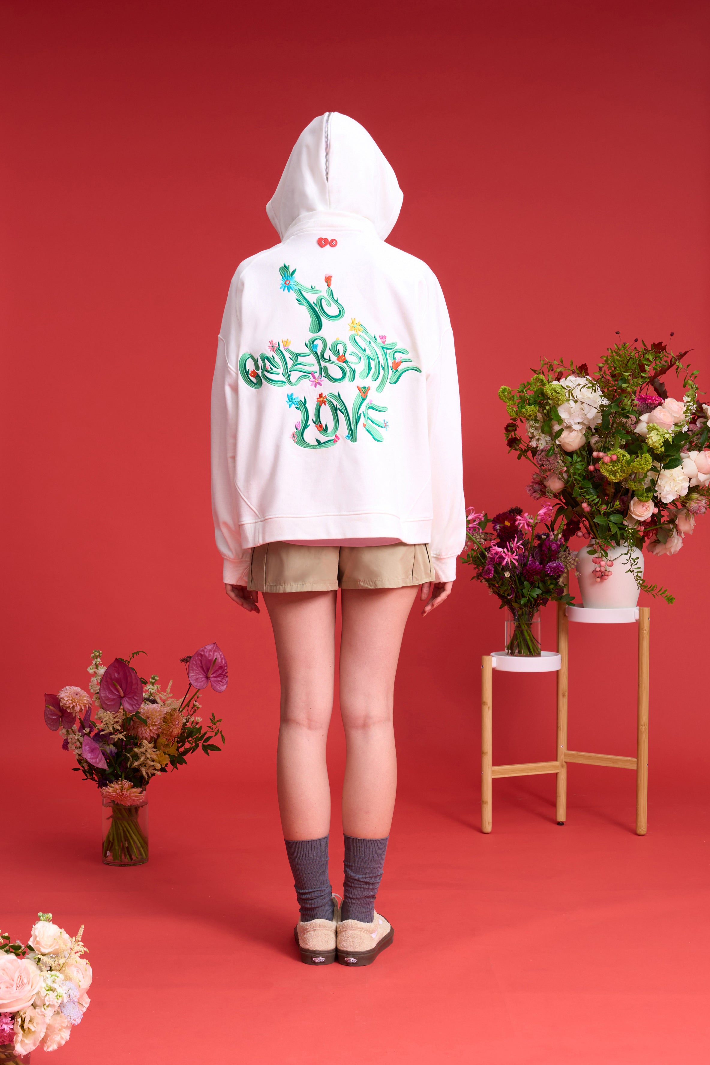 TO ZERO 'Gardener' EMBROIDERED ZIP-UP HOODIE (WHITE)