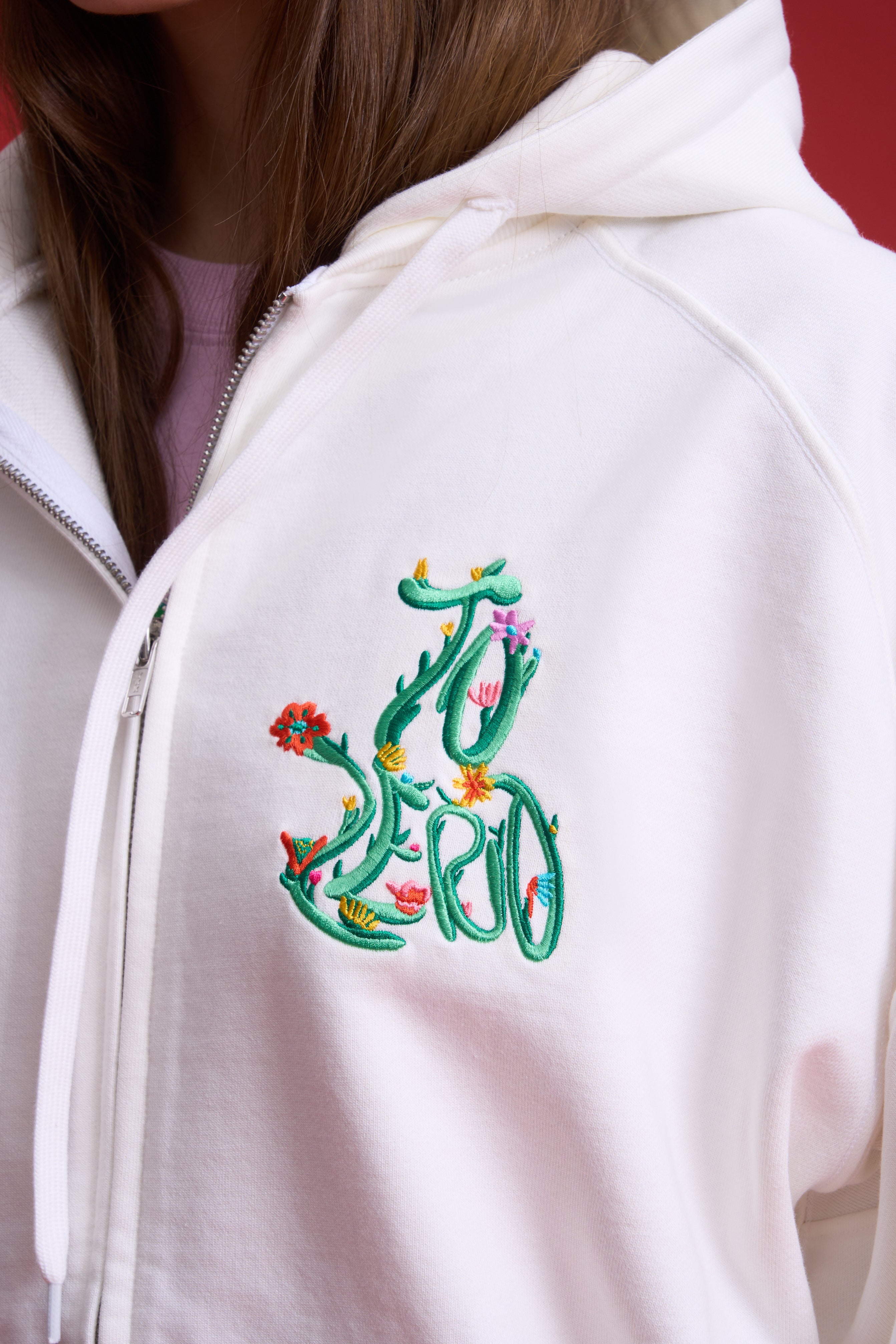 TO ZERO 'Gardener' EMBROIDERED ZIP-UP HOODIE (WHITE)