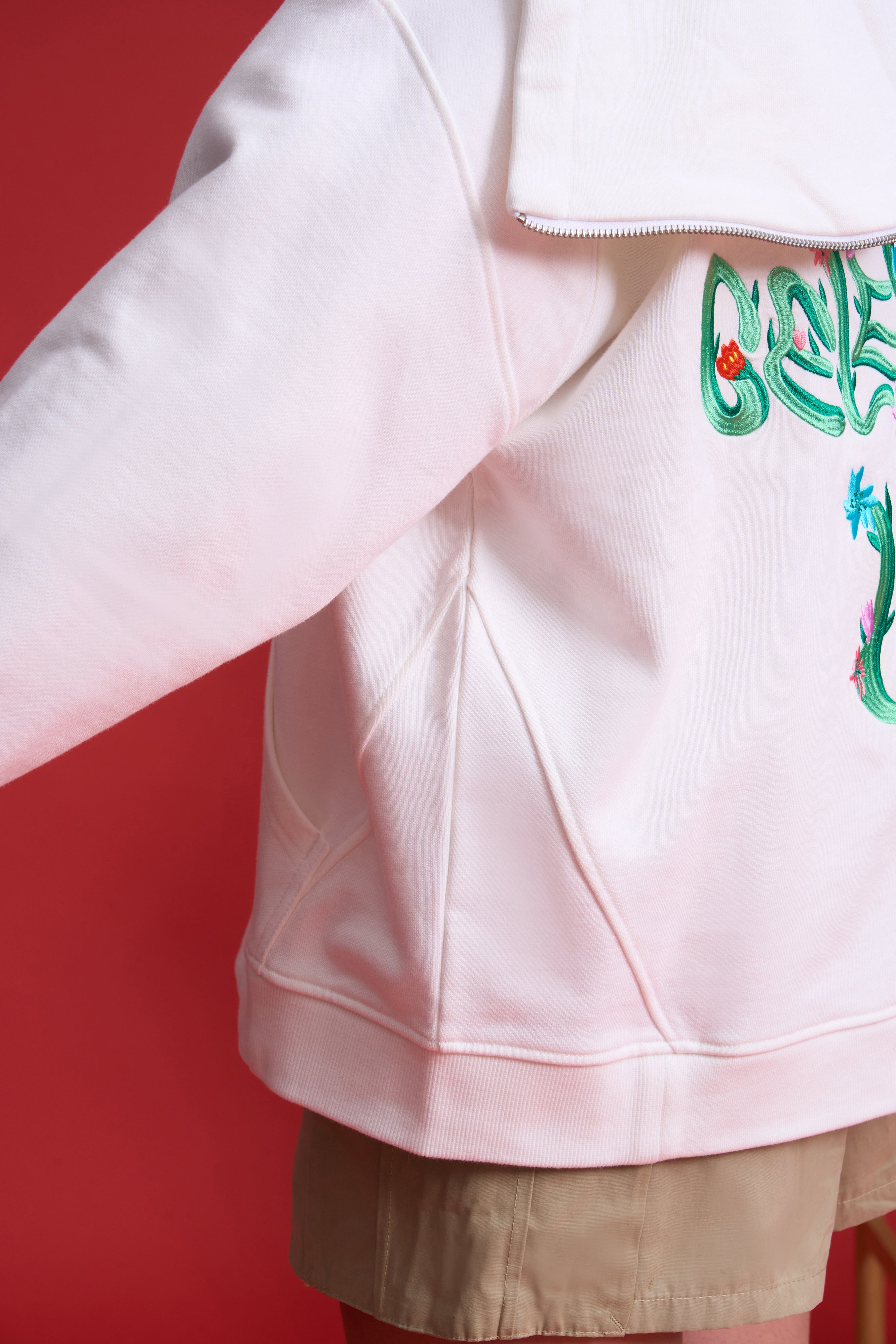 TO ZERO 'Gardener' EMBROIDERED ZIP-UP HOODIE (WHITE)