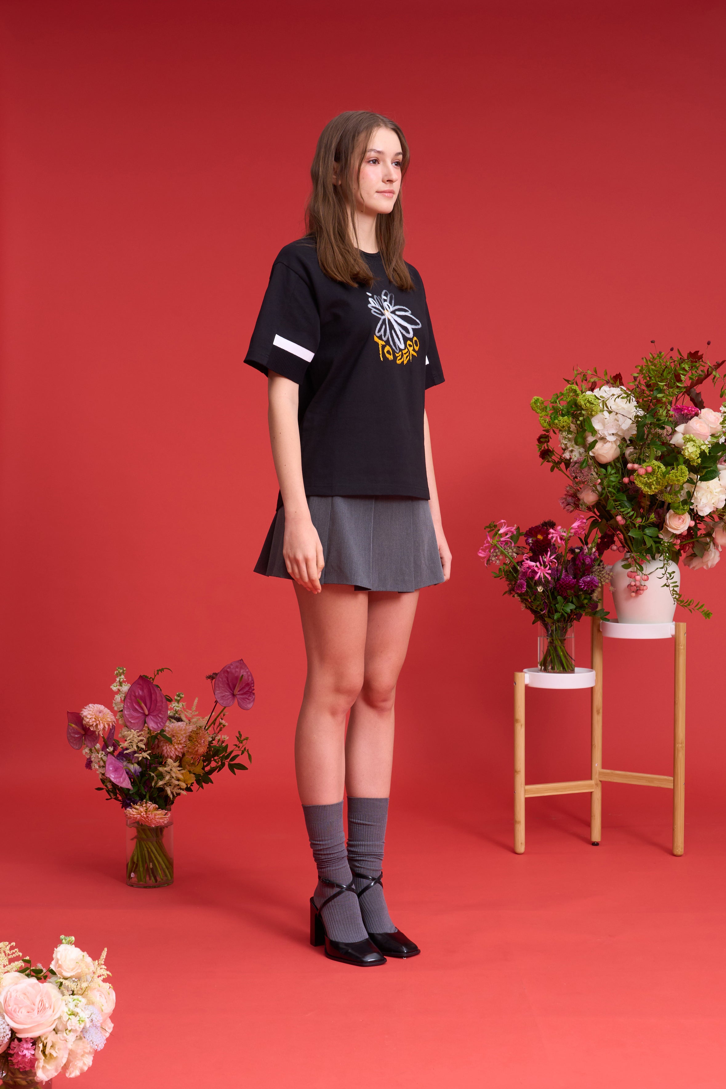 TO ZERO 'Spray Flower' T-SHIRT (BLACK)