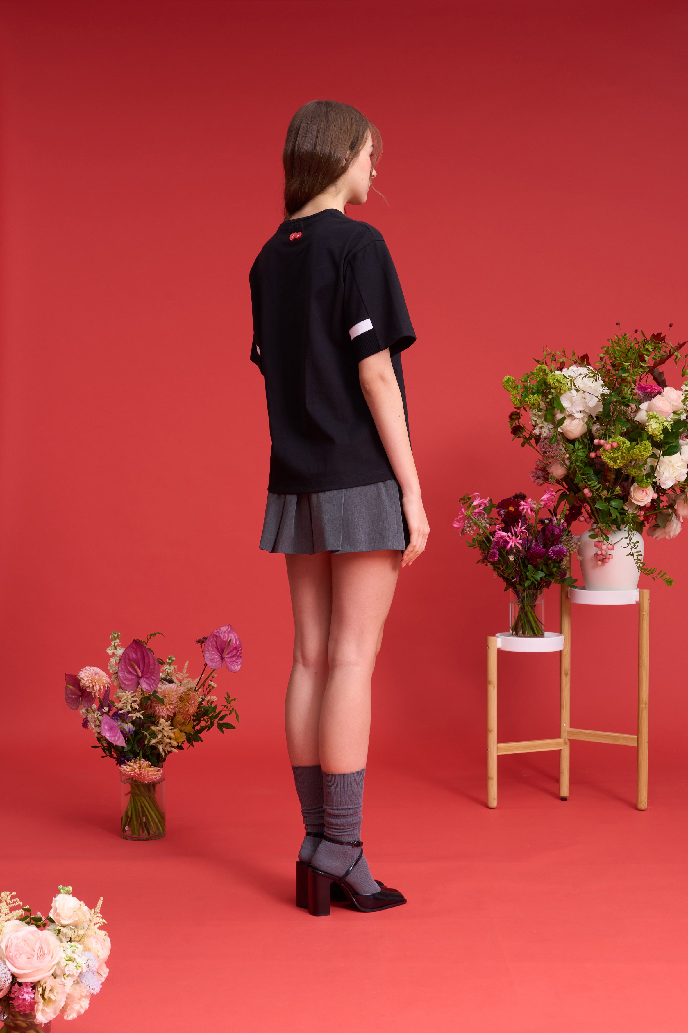 TO ZERO 'Spray Flower' T-SHIRT (BLACK)