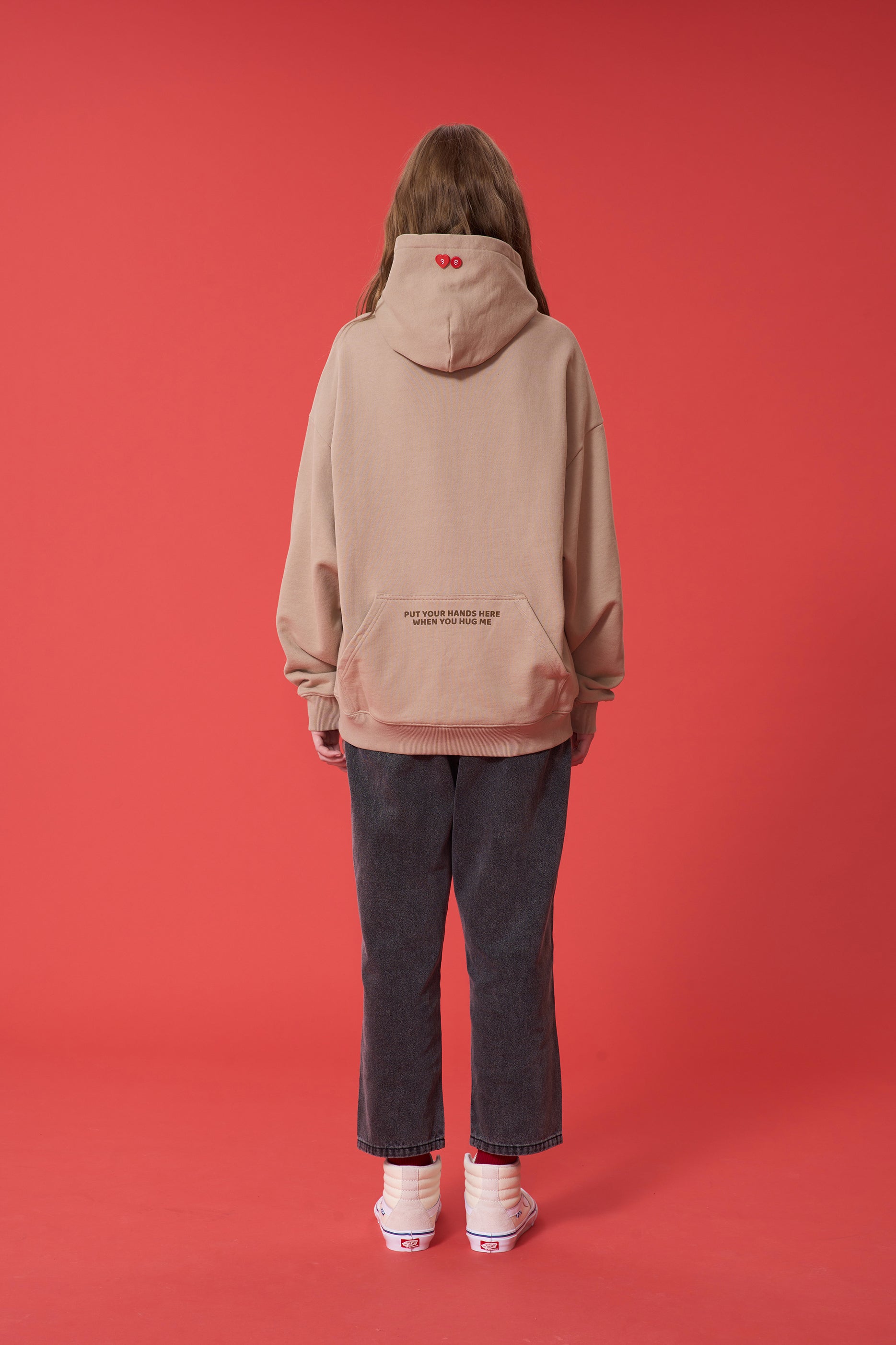 'MORE HUGS' 植絨印花連帽衛衣