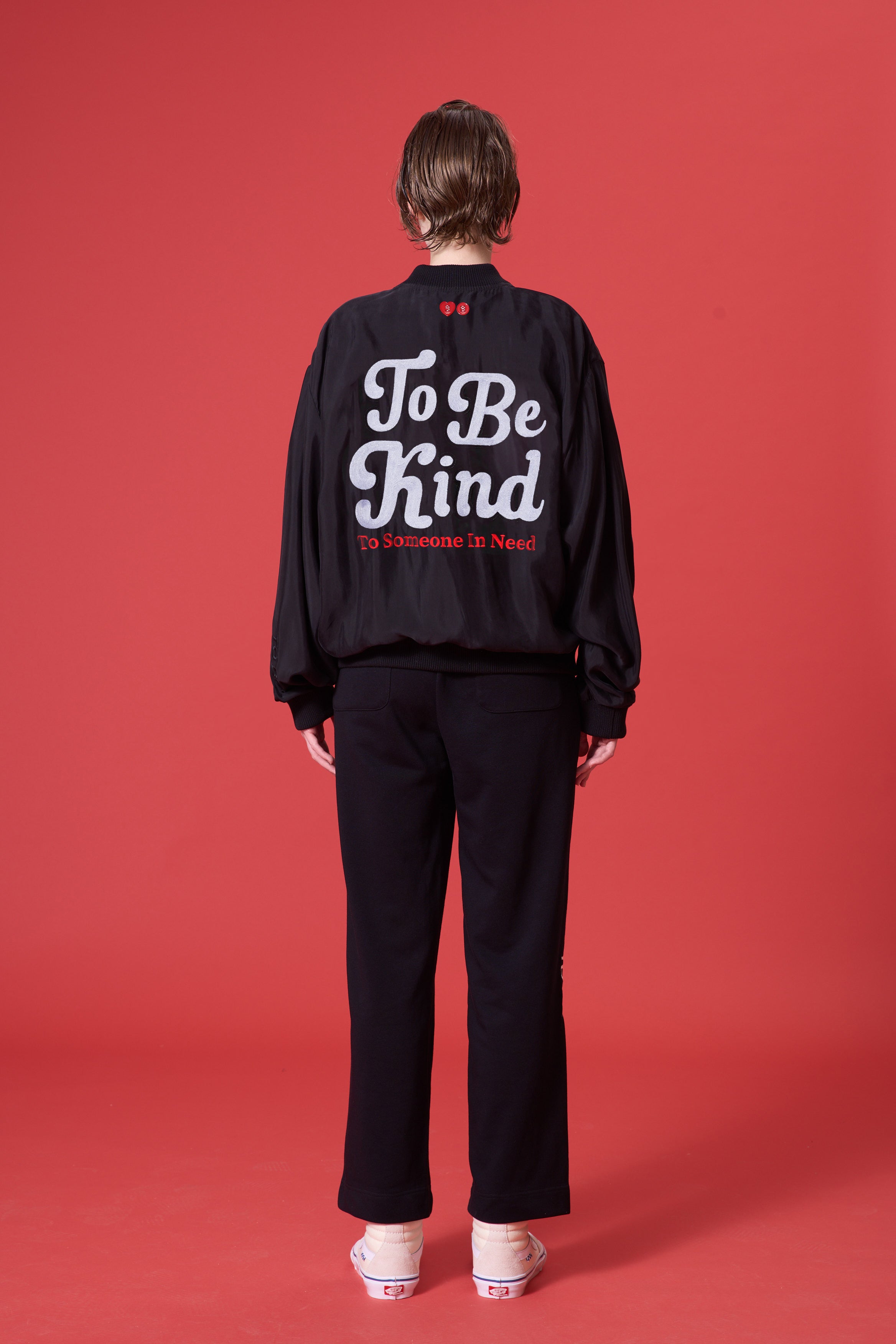 'TO BE KIND' 刺繡色丁棒球夾克