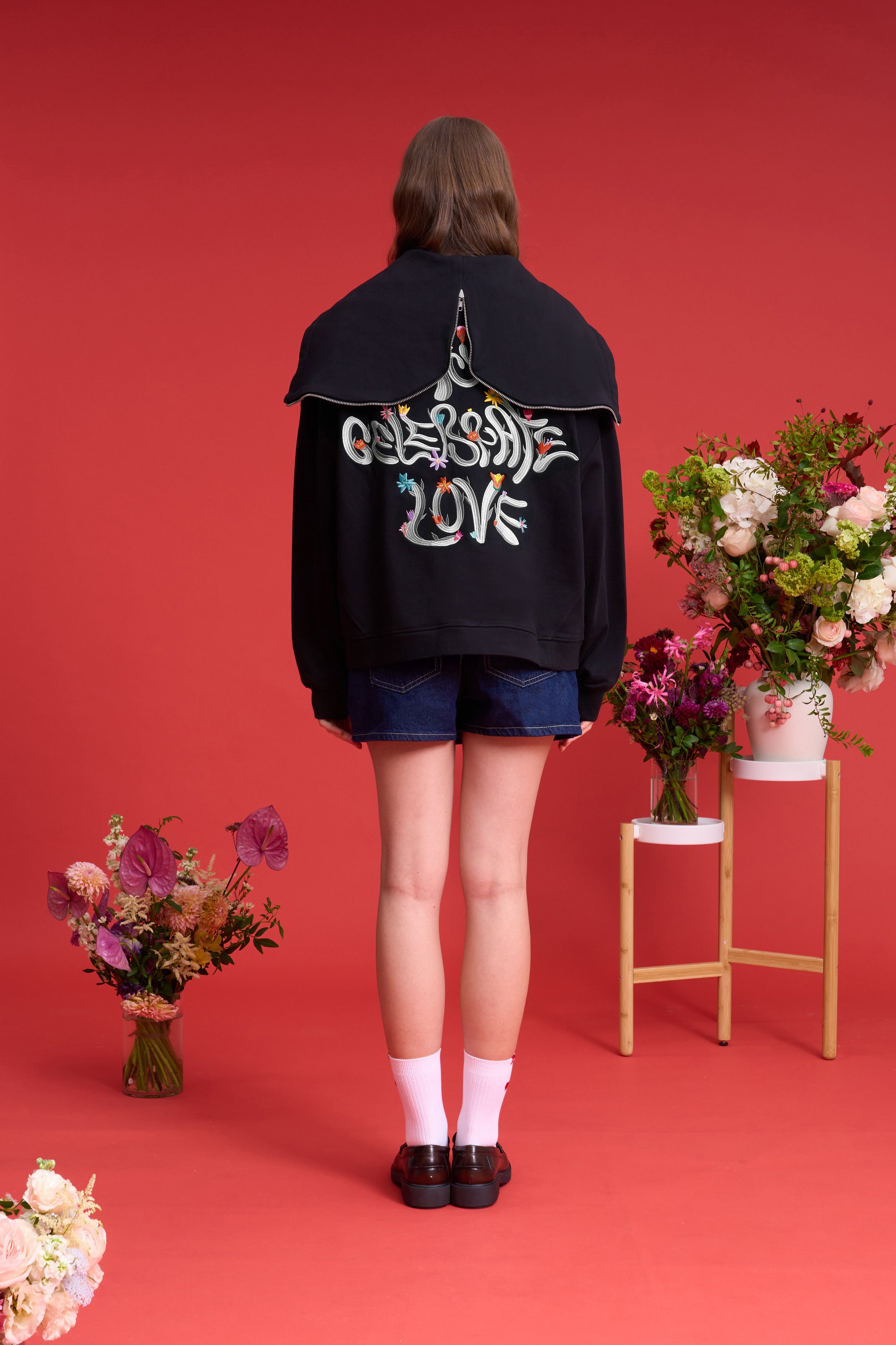 TO ZERO 'Gardener' EMBROIDERED ZIP-UP HOODIE (BLACK)