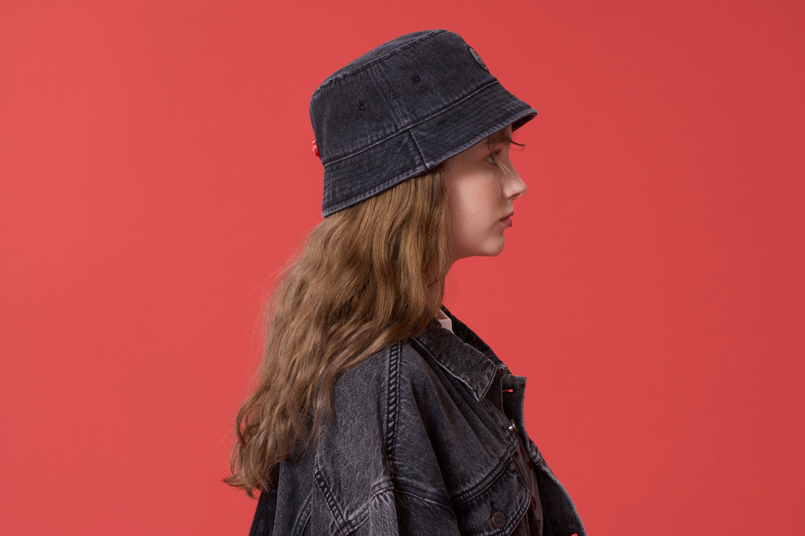 'TO HUG SOMEONE I LOVE' DENIM BUCKET HAT