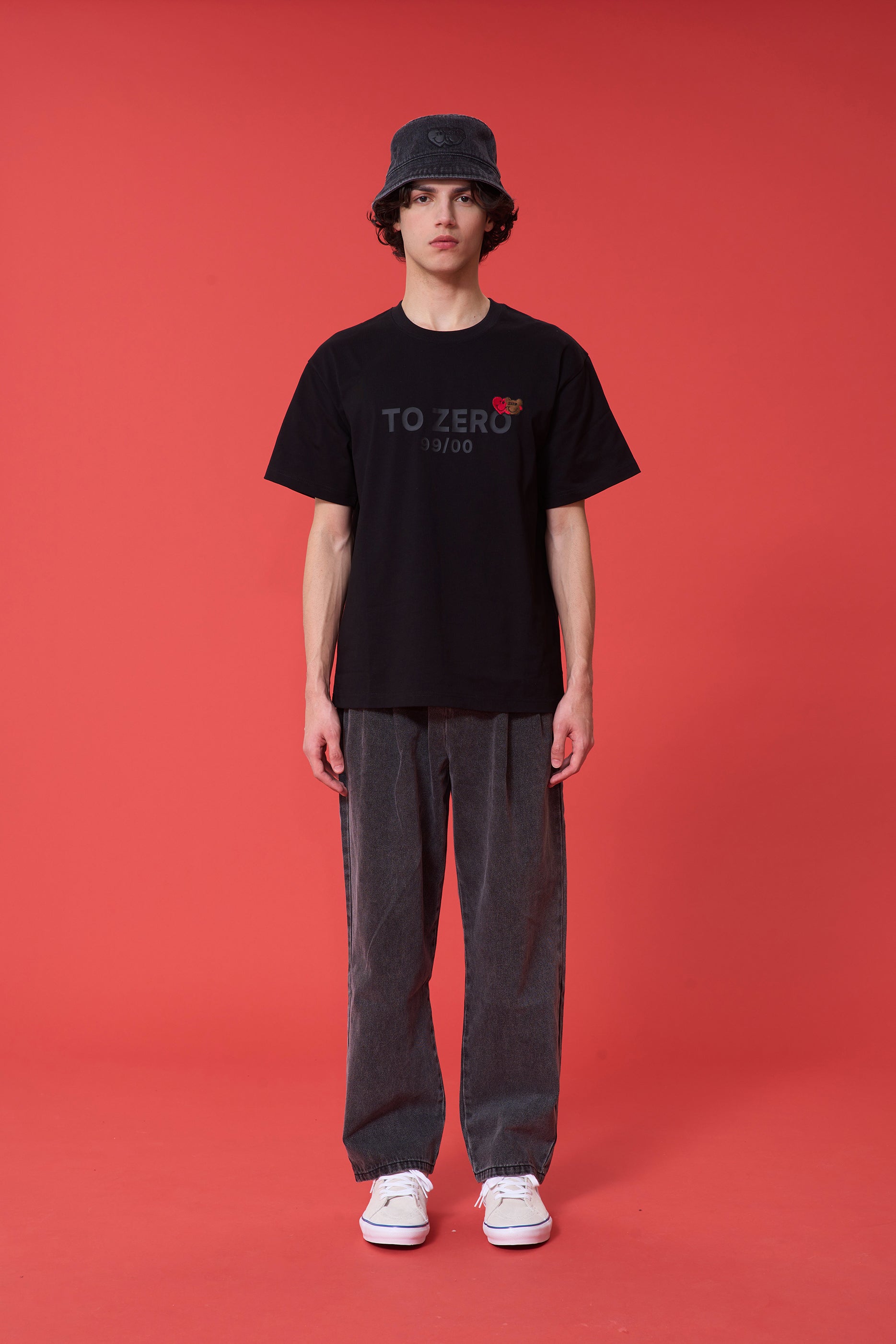 ‘TO ZERO’ 皮革貼飾褶襉牛仔褲