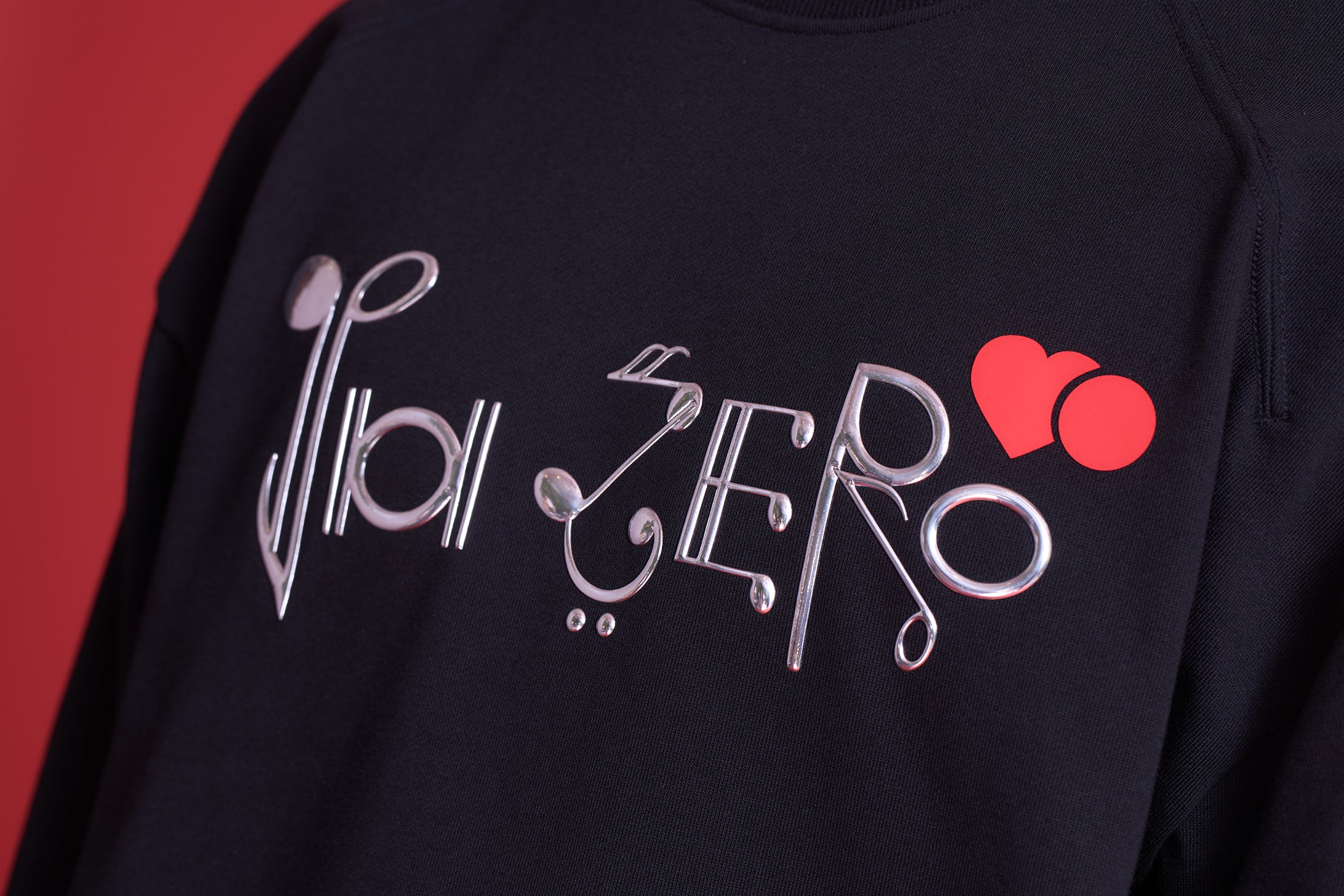 TO ZERO 3D MUSICAL NOTE GRAPHIC TOP (BLACK)