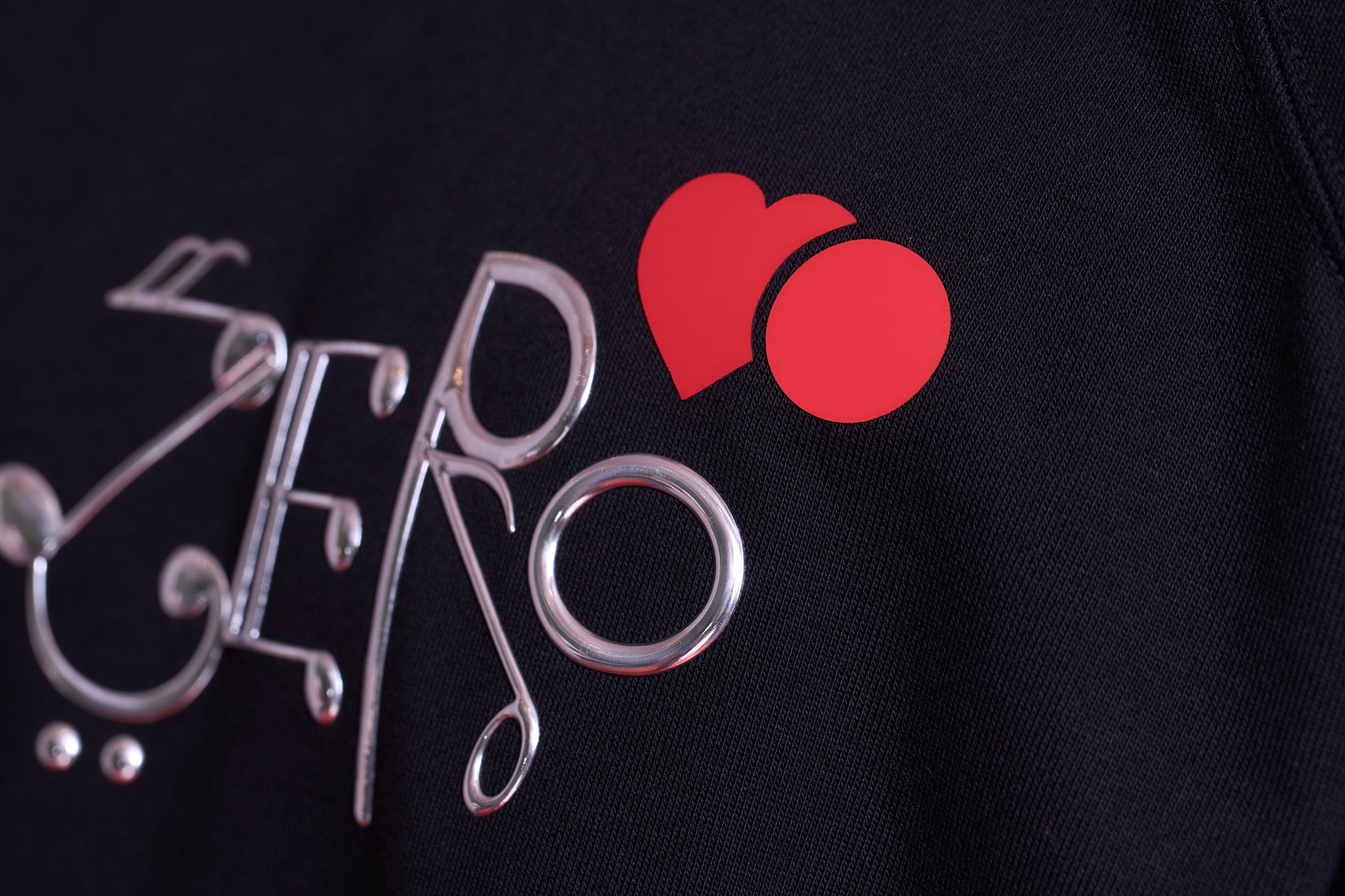 TO ZERO 3D MUSICAL NOTE GRAPHIC TOP (BLACK)