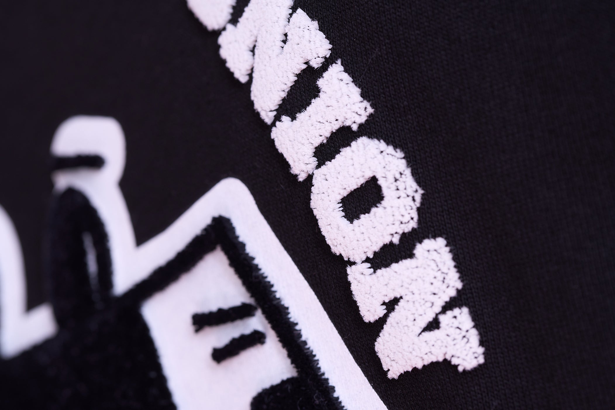 TO ZERO 'MUSIC UNION' EMBROIDERY T-SHIRT (BLACK)