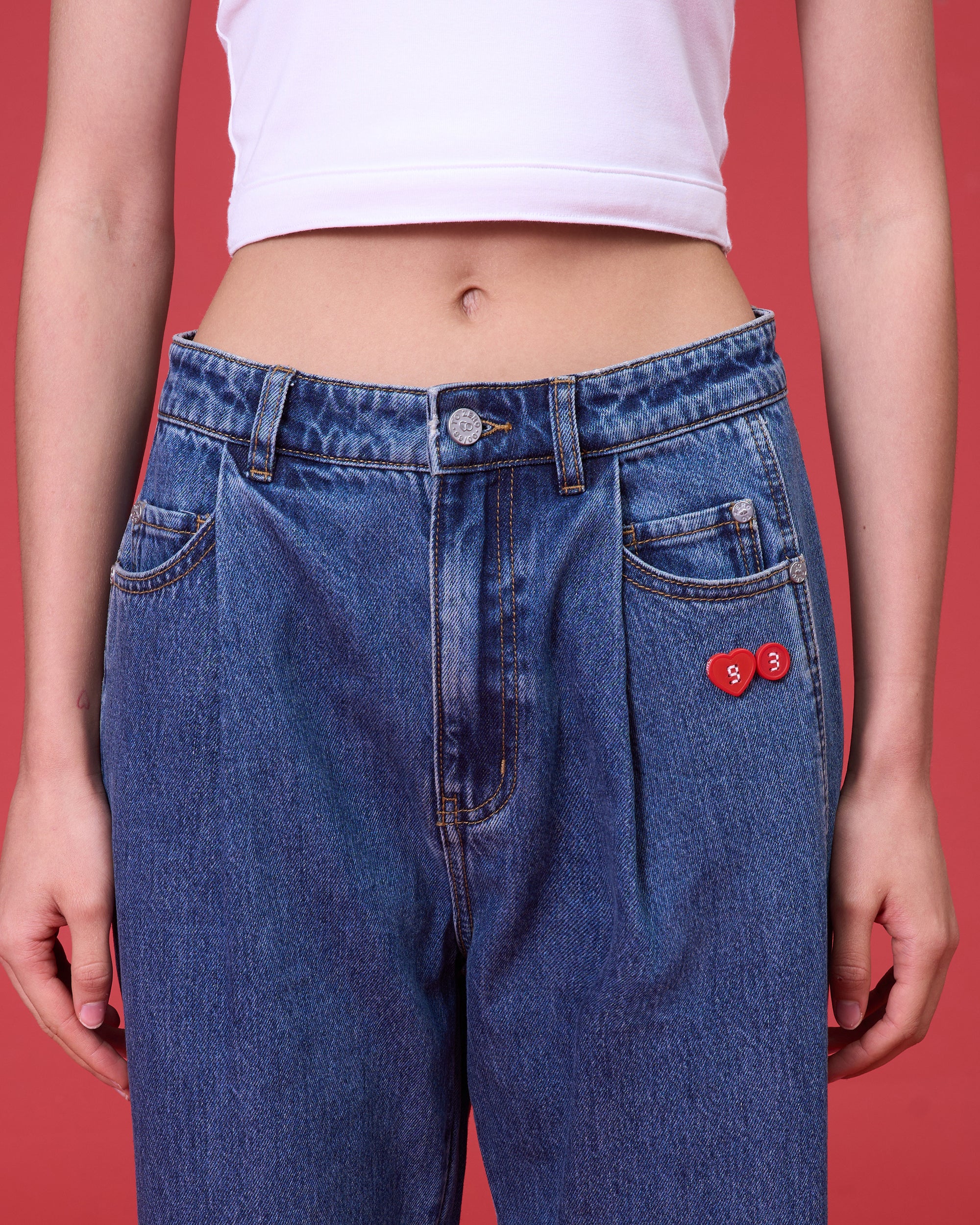 'AWESOMESAUCE!' PLEATED JEANS (WASHED BLUE)