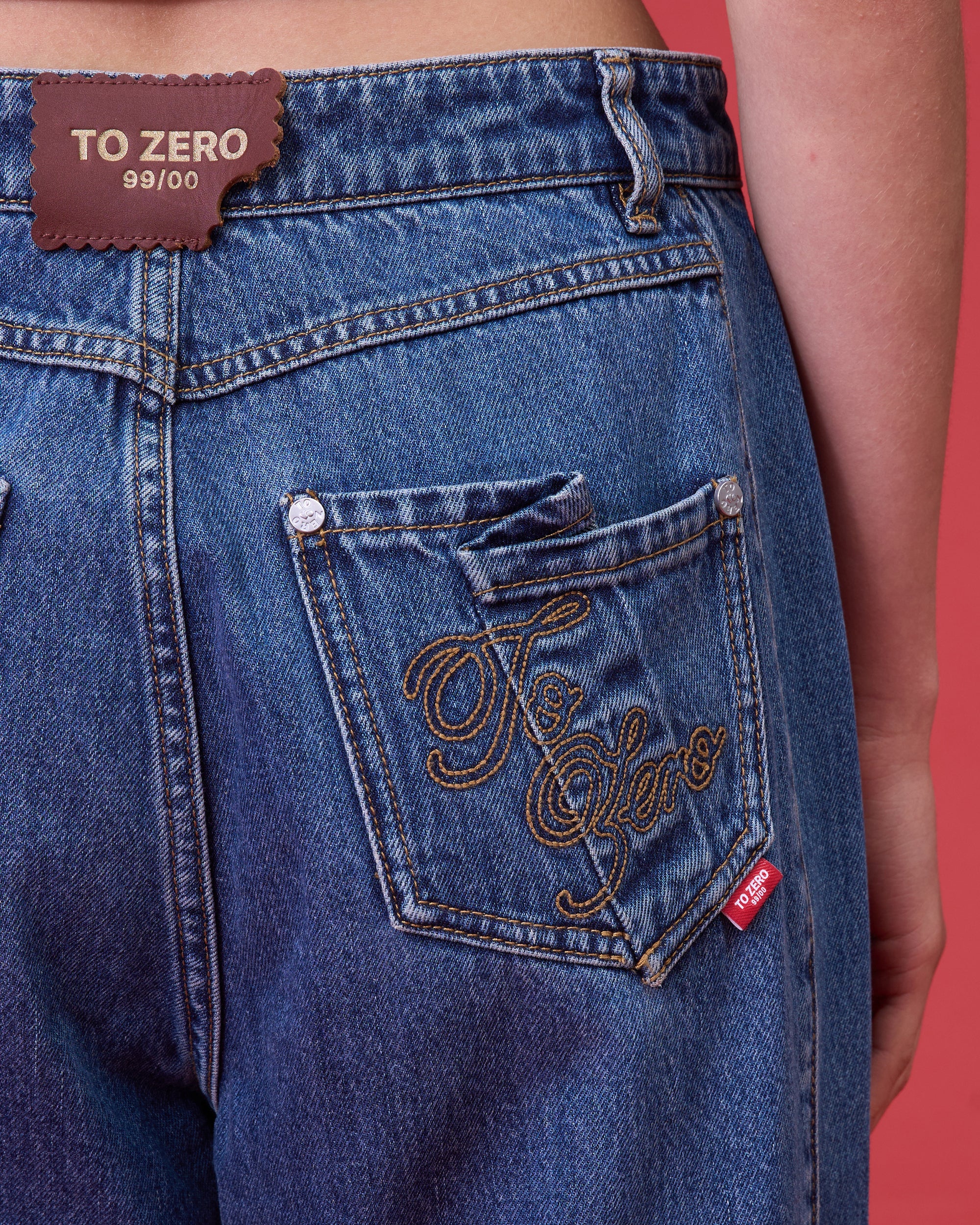 'AWESOMESAUCE!' PLEATED JEANS (WASHED BLUE)