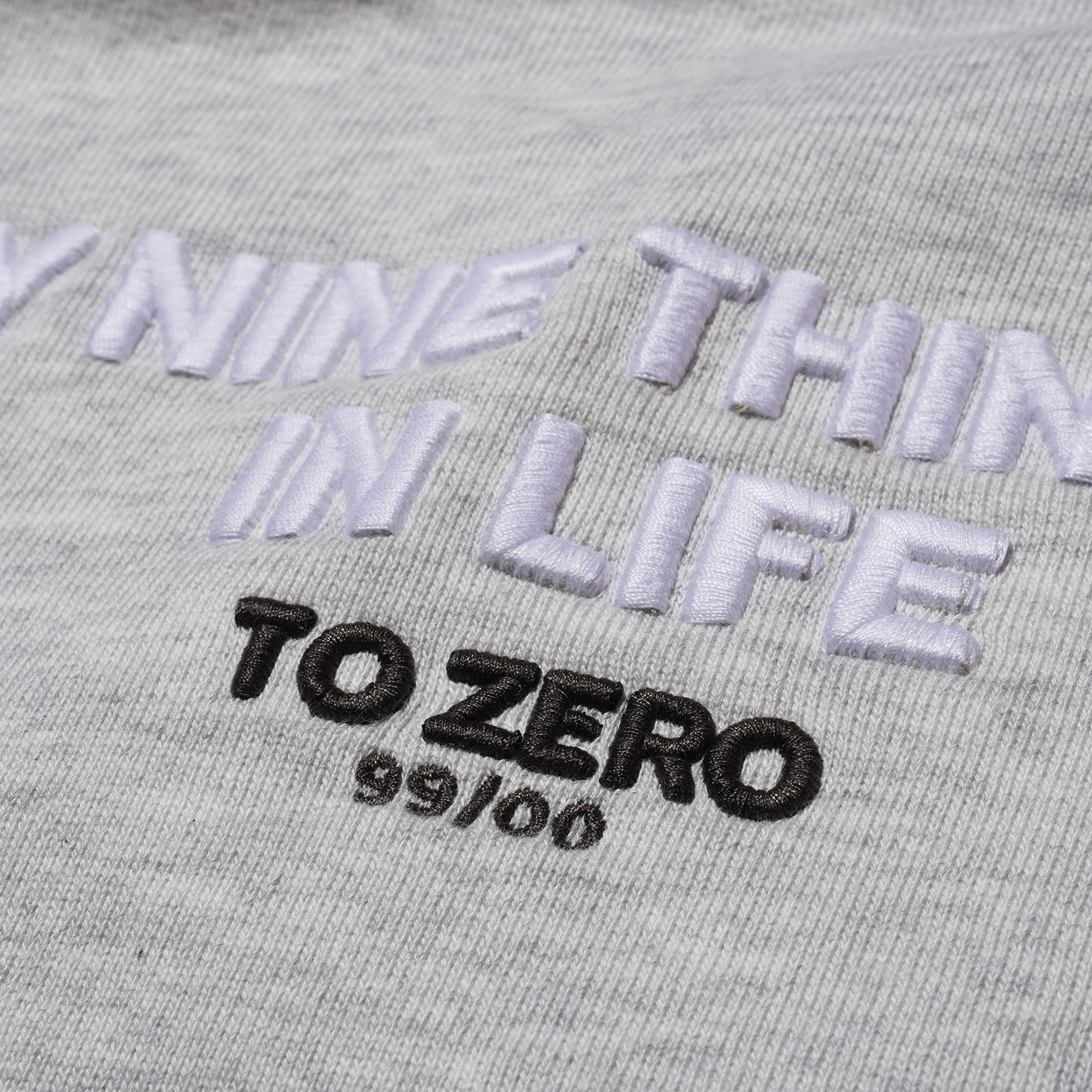 ‘NINETY NINE THINGS TO DO IN LIFE’ 刺繡貼飾連帽衫