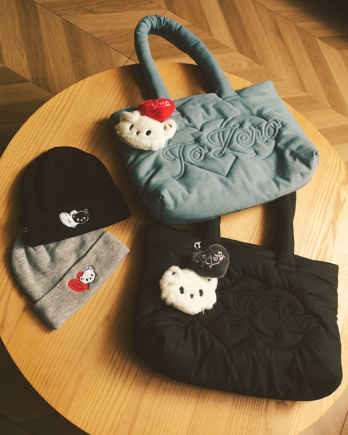'<3 KOTO' POUCH CHARM (CHARCOAL)