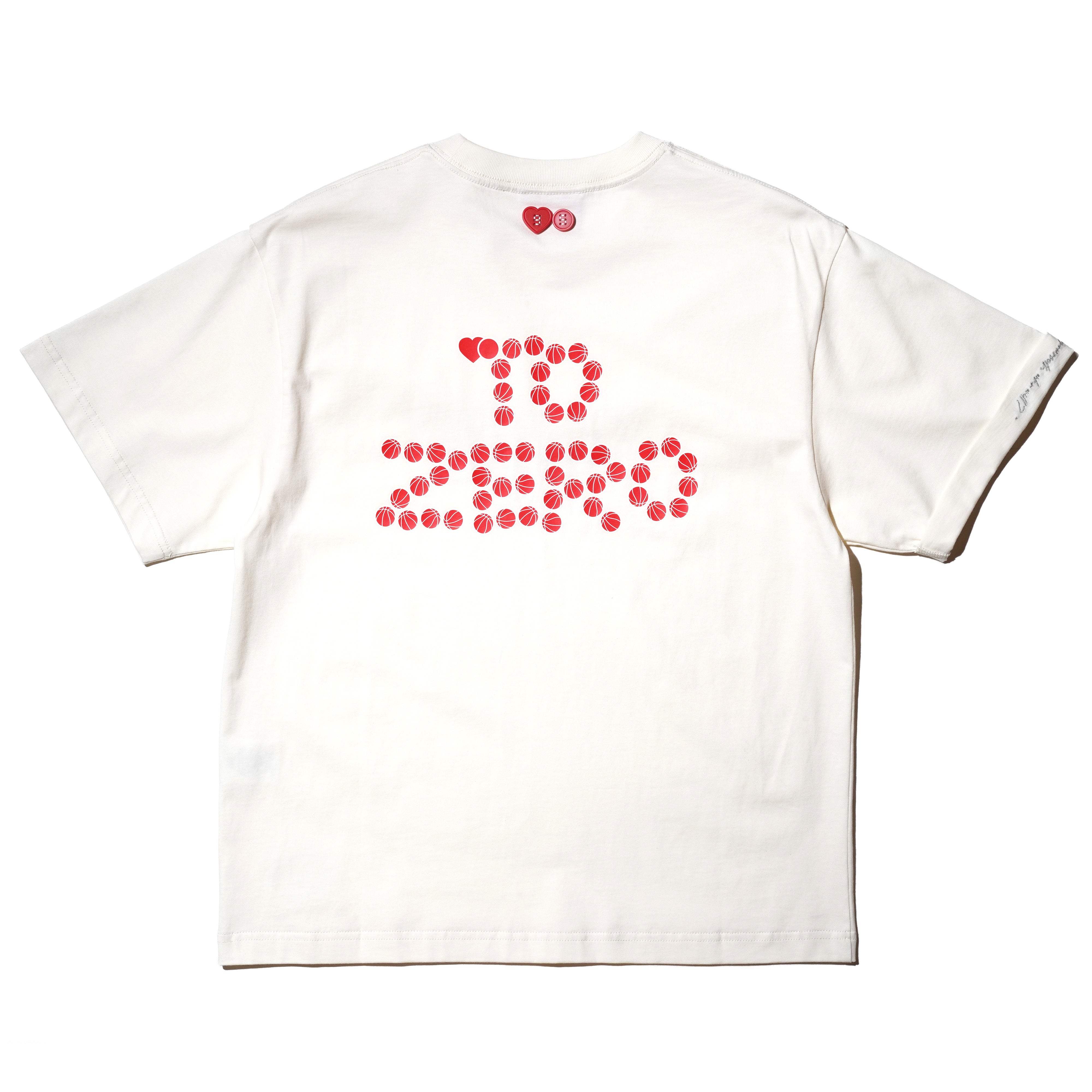 TO ZERO 'BSKTBLL STCKRS' T-SHIRT ( OFF WHITE )