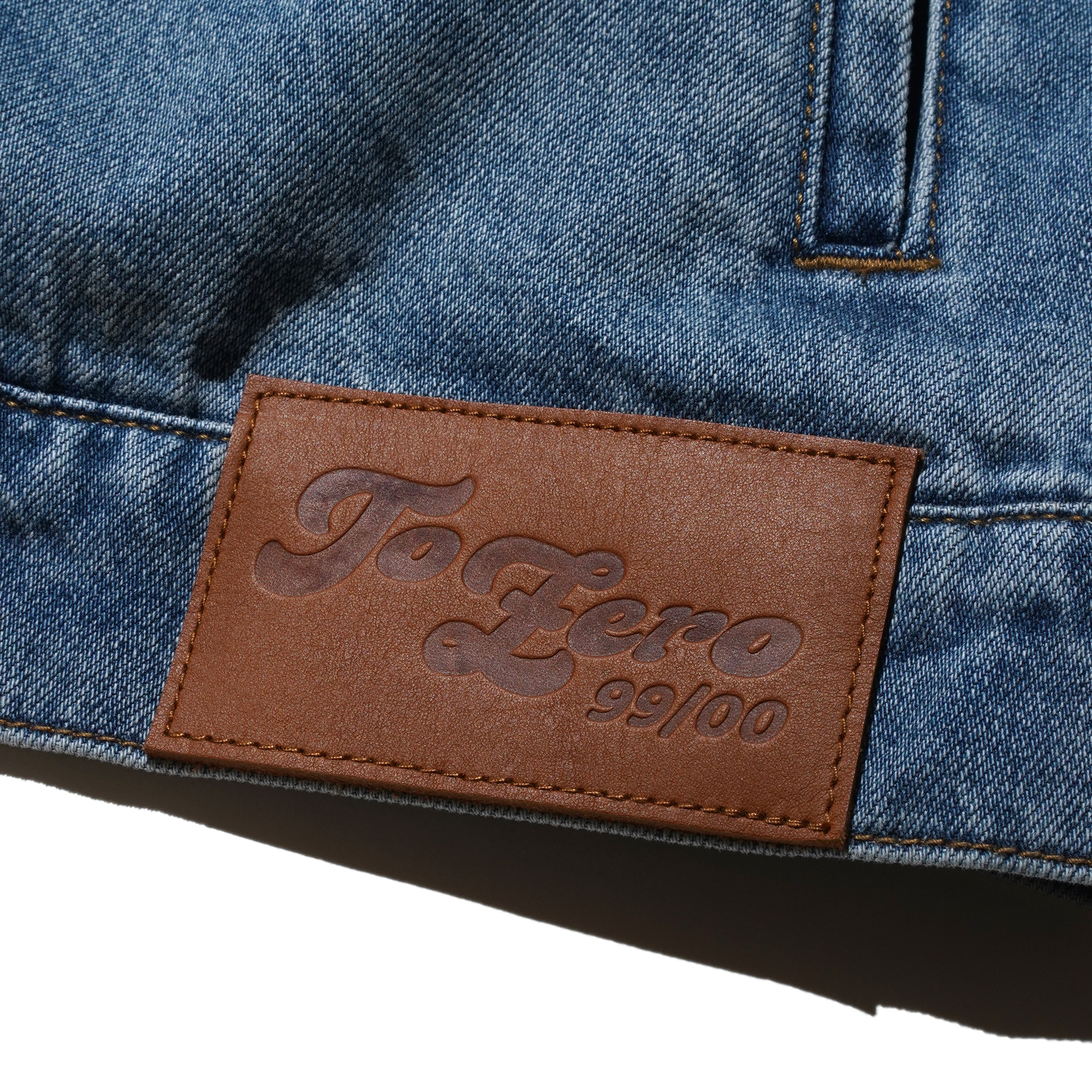 TO ZERO 'NOT A JEANS' 皮章貼飾V領牛仔馬甲