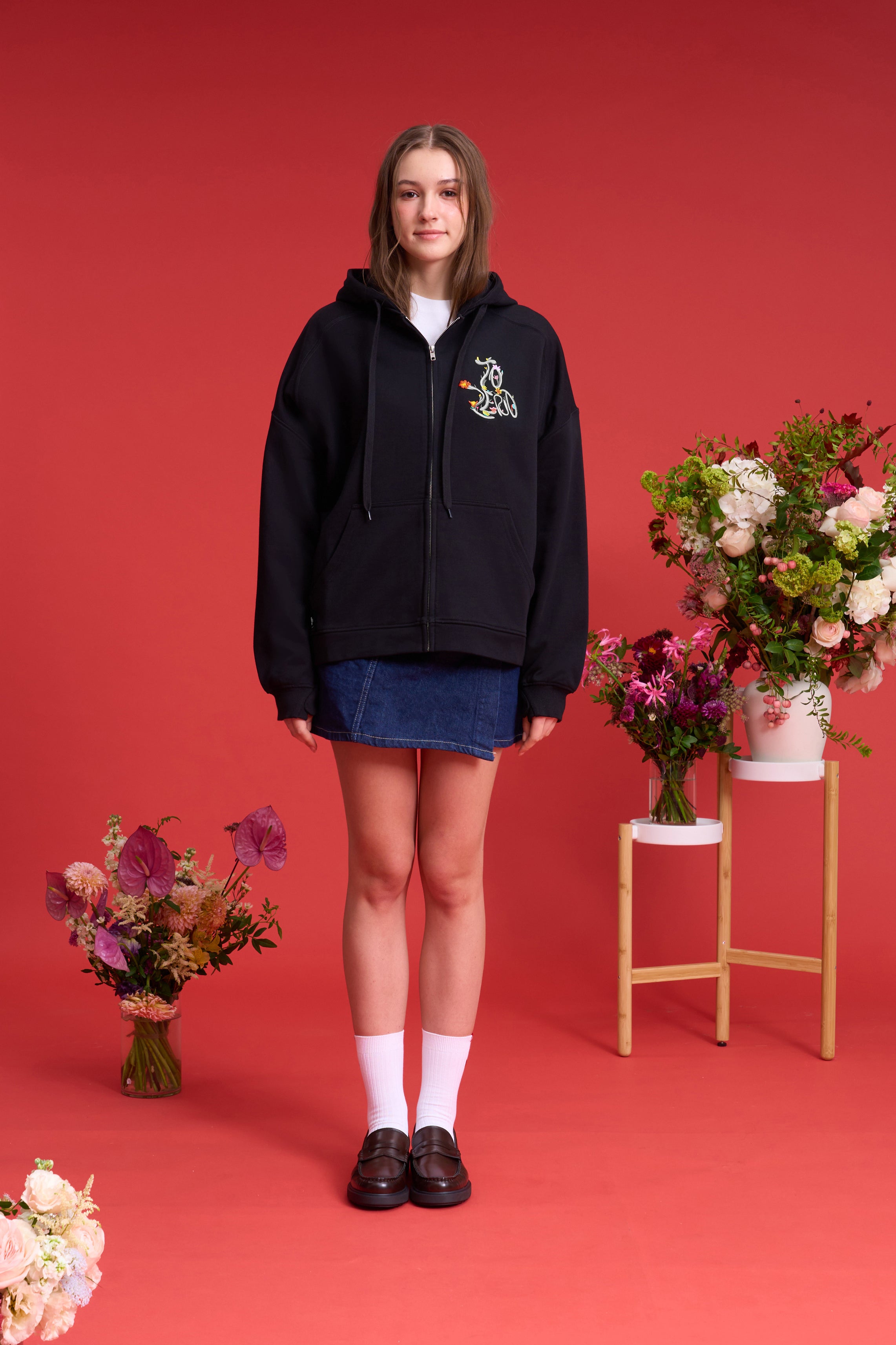 TO ZERO 'Gardener' EMBROIDERED ZIP-UP HOODIE (BLACK)