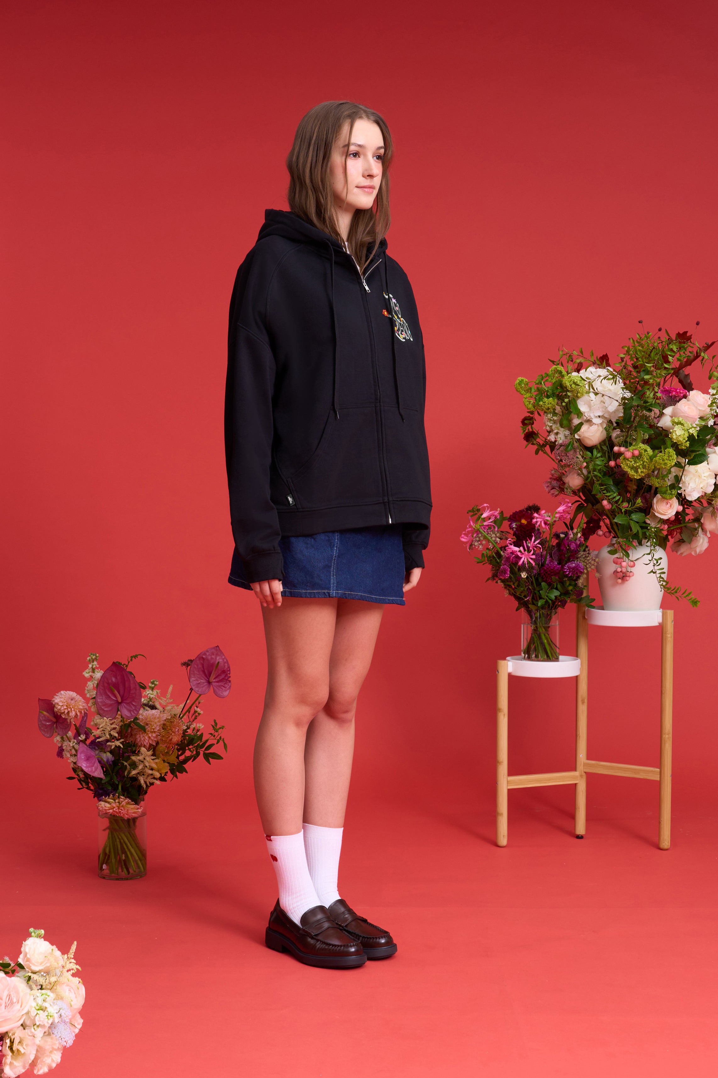 TO ZERO 'Gardener' EMBROIDERED ZIP-UP HOODIE (BLACK)