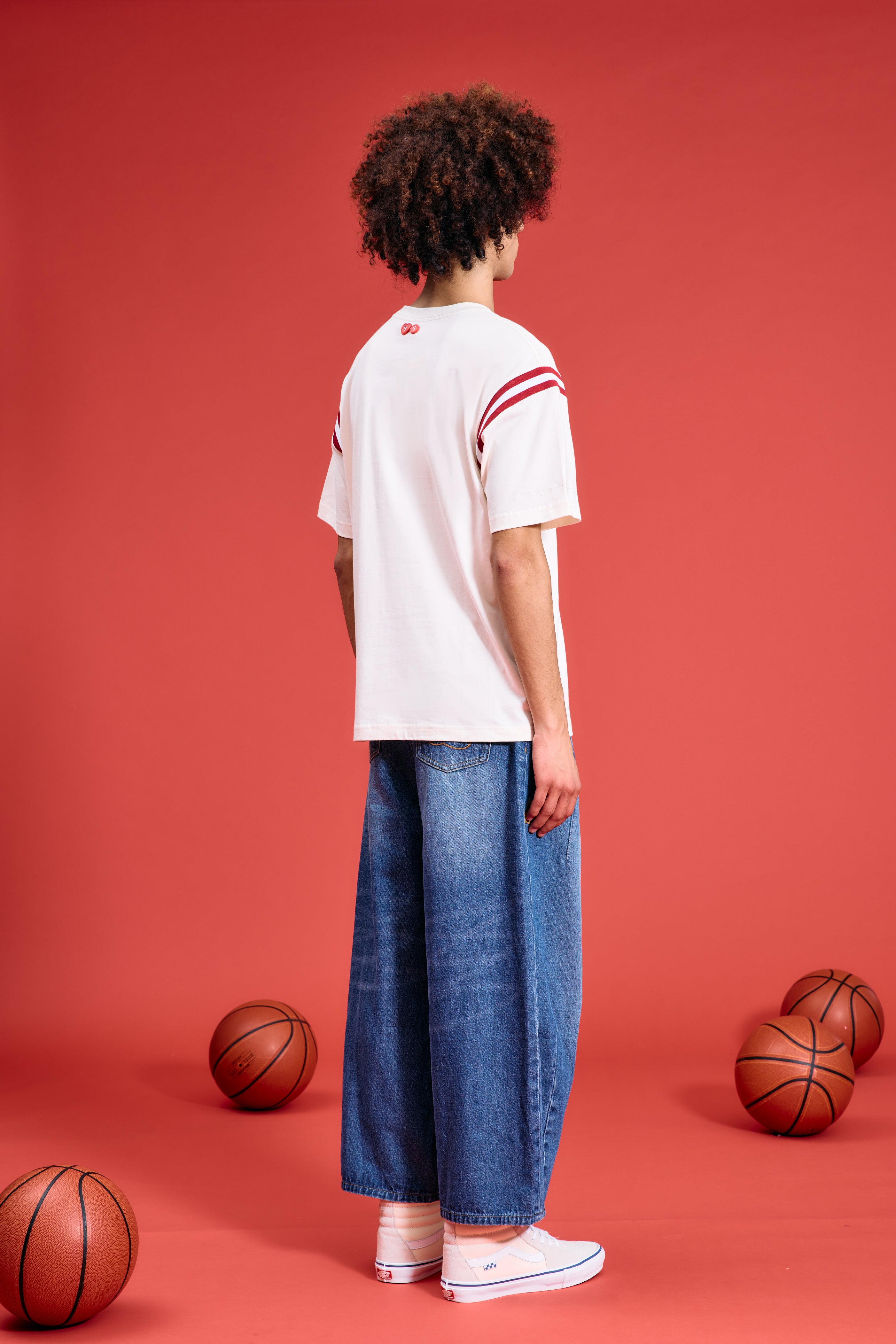TO ZERO 'SPORTS CLUB' SHOULDER INSET T-SHIRT ( OFF WHITE )