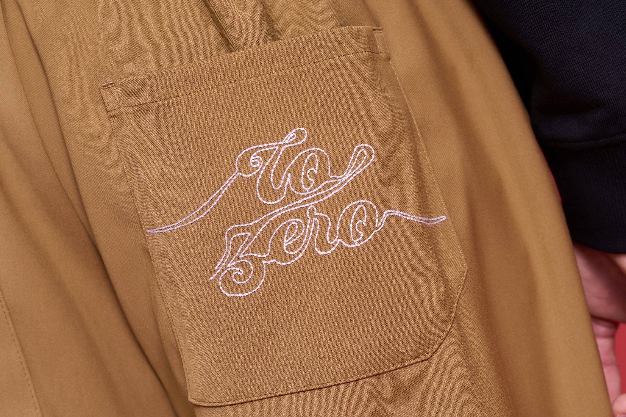 TO ZERO GUITAR PICK & LEATHER POUCH FLARE PANTS (SAND)