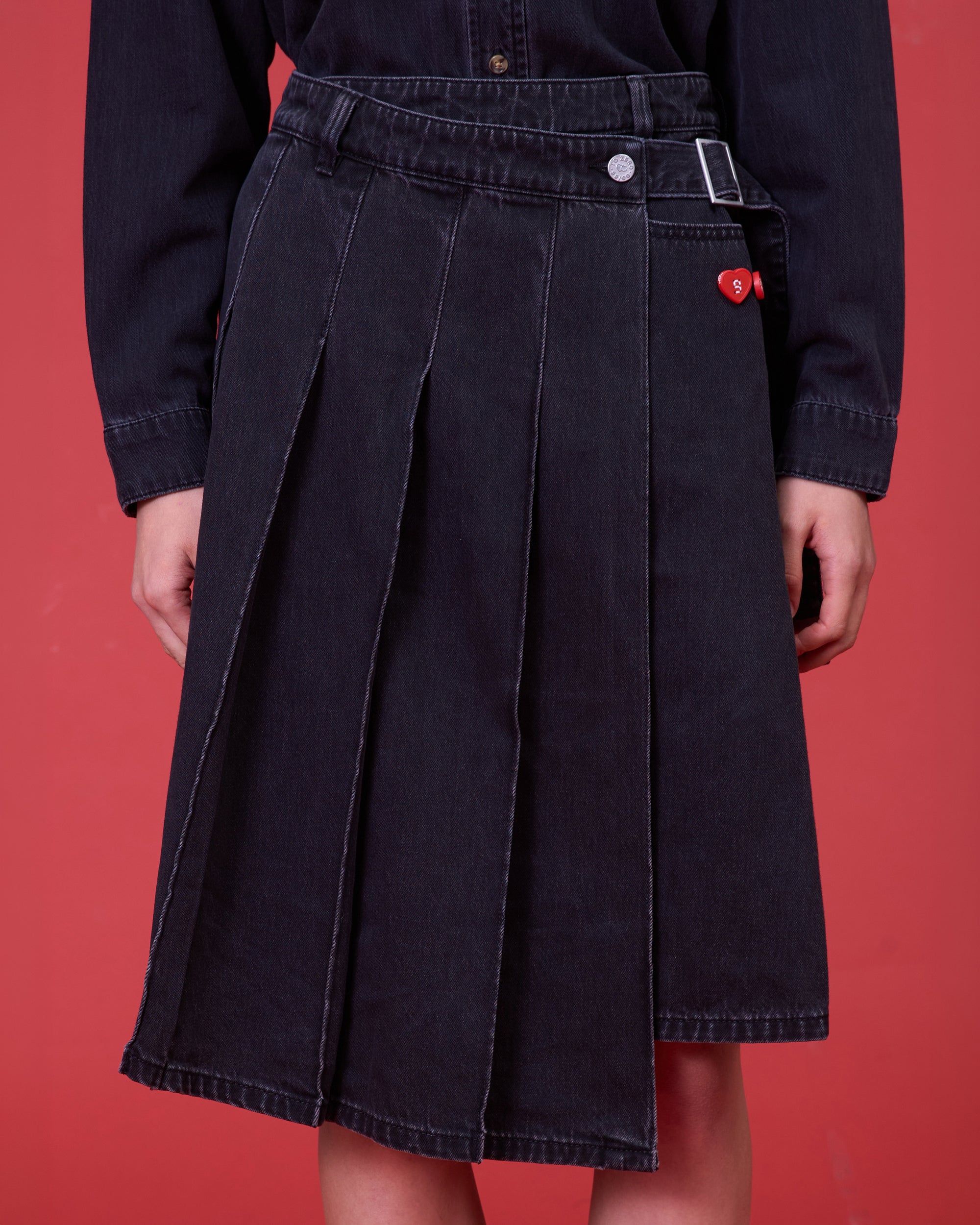 'WRAP IT TO GO' PLEATED DENIM SKIRT (WASHED BLACK)