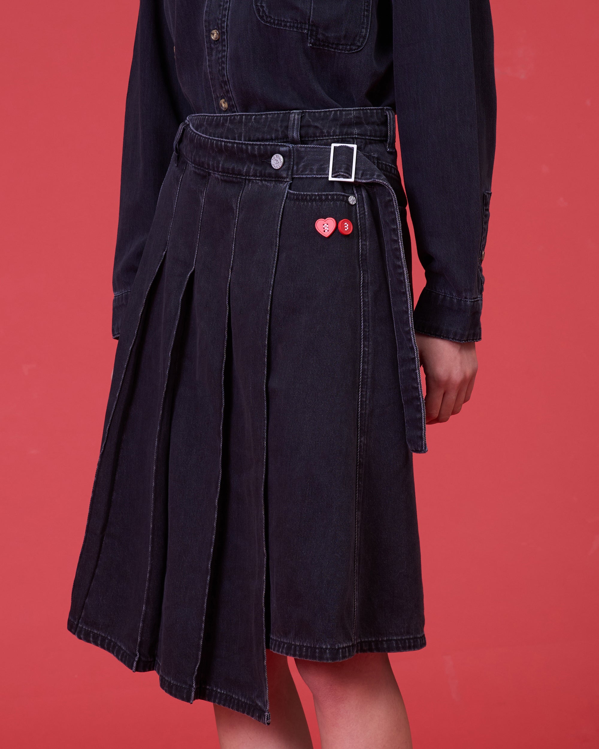 'WRAP IT TO GO' PLEATED DENIM SKIRT (WASHED BLACK)