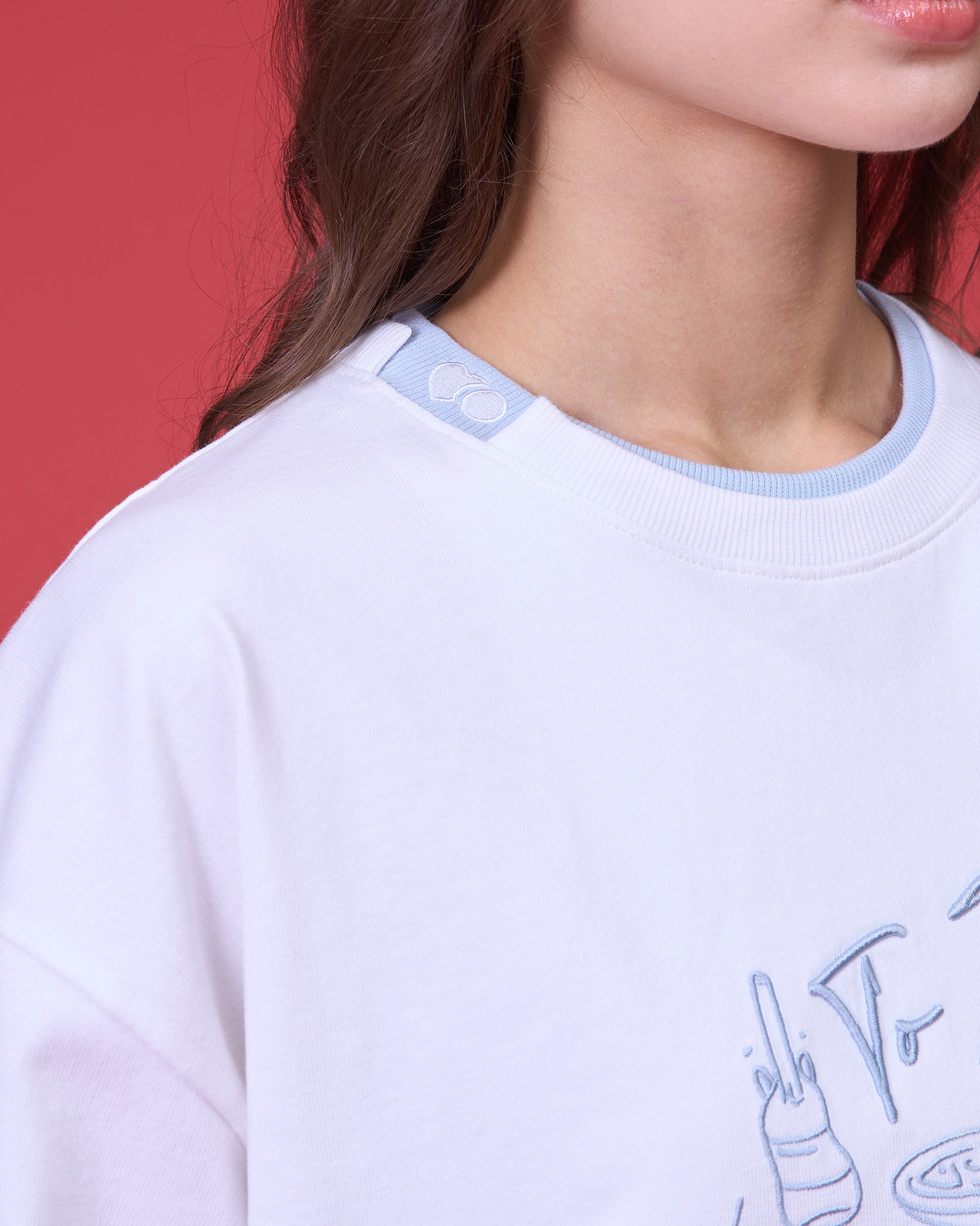 'THE YUMMY MOMENTS' OVERSIZED T-SHIRT (WHITE)