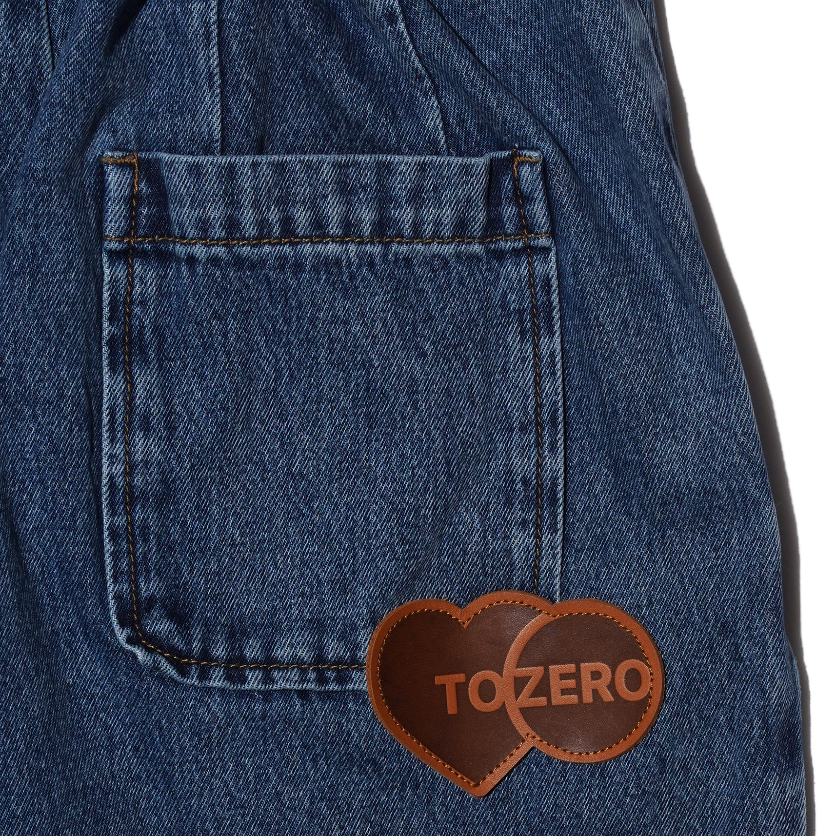 ‘TO ZERO’ 皮革貼飾褶襉牛仔褲