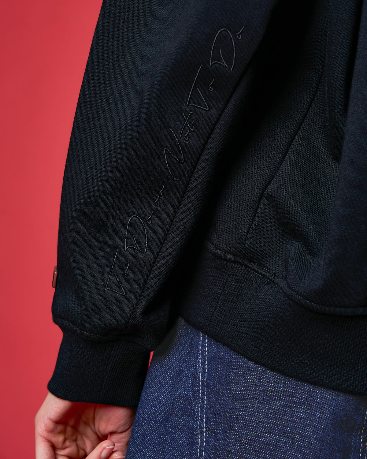 'XOXO LOVELY FURRY' CREWNECK SWEATSHIRT (BLACK)